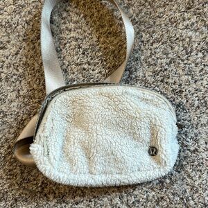 Lululemon Sherpa Belt Bag
